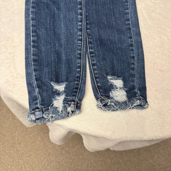 KanCan size 5/26 Blue Denim Jeans distressed hems skinny fit - Picture 5 of 8